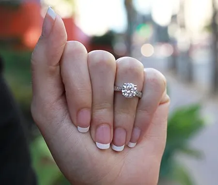 Azalea - Round Diamond Engagement Ring