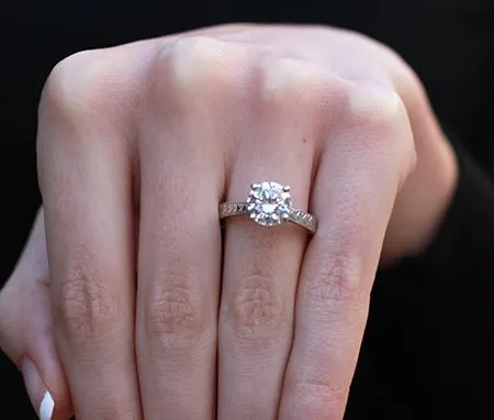 Azalea - Round Diamond Engagement Ring