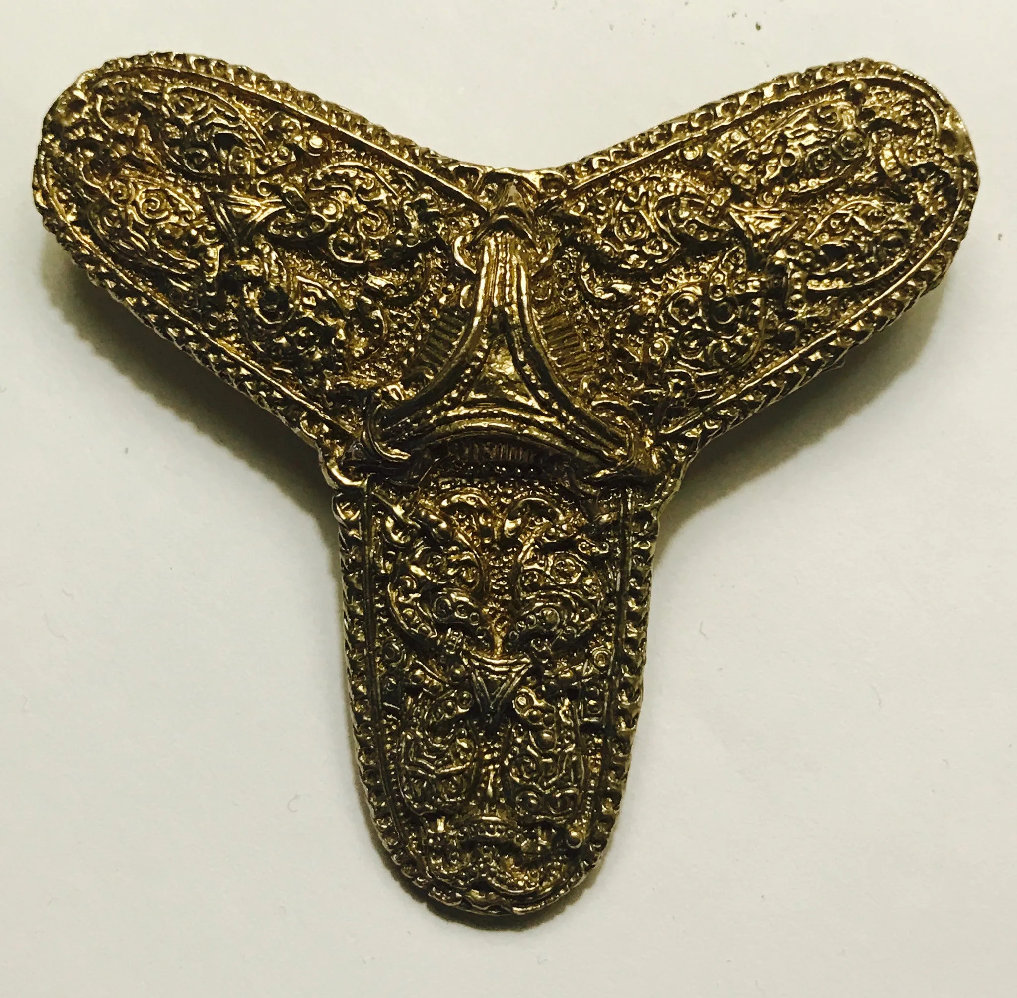 Folate Trefoil Brooch J-12